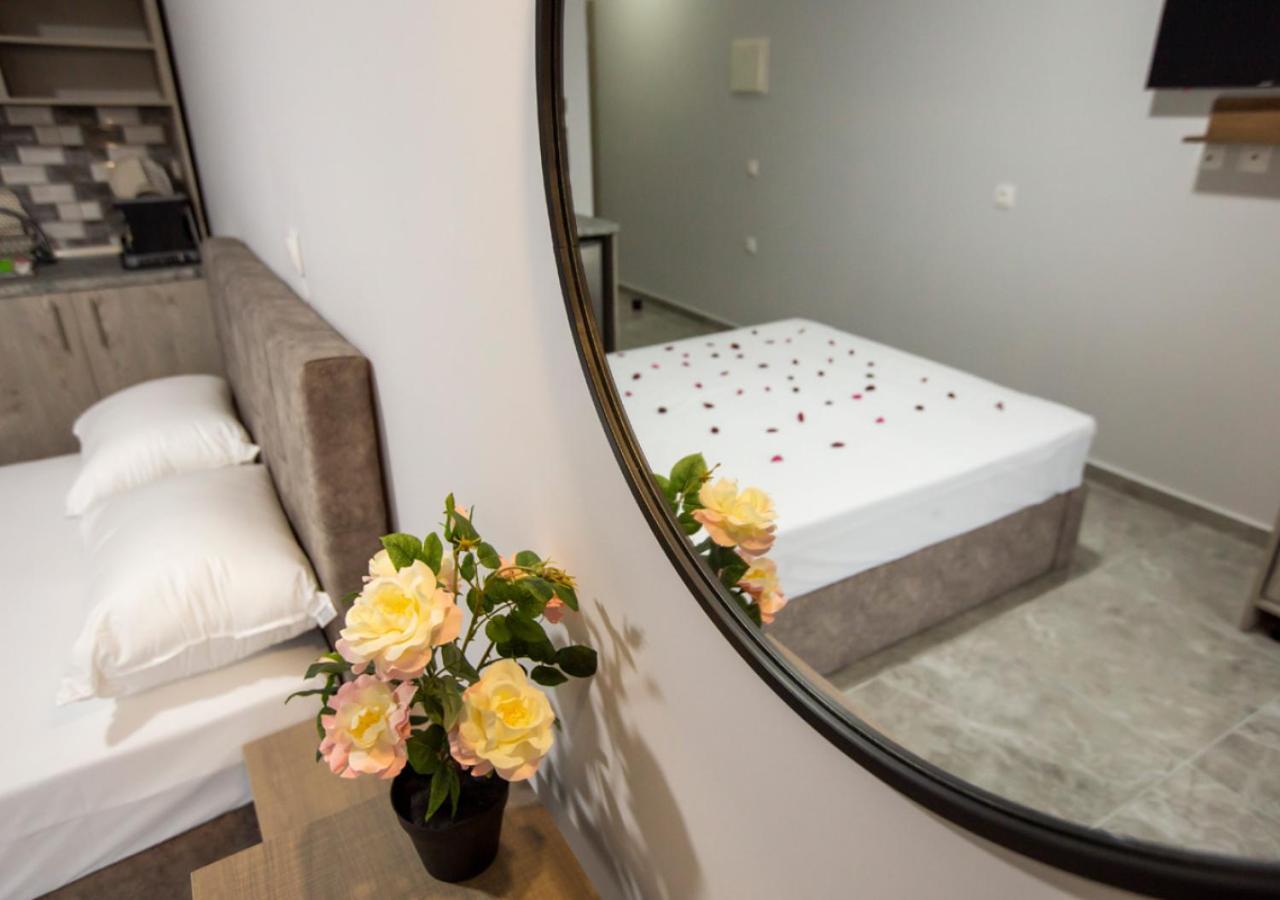 חניוטי Artemida Suites מראה חיצוני תמונה